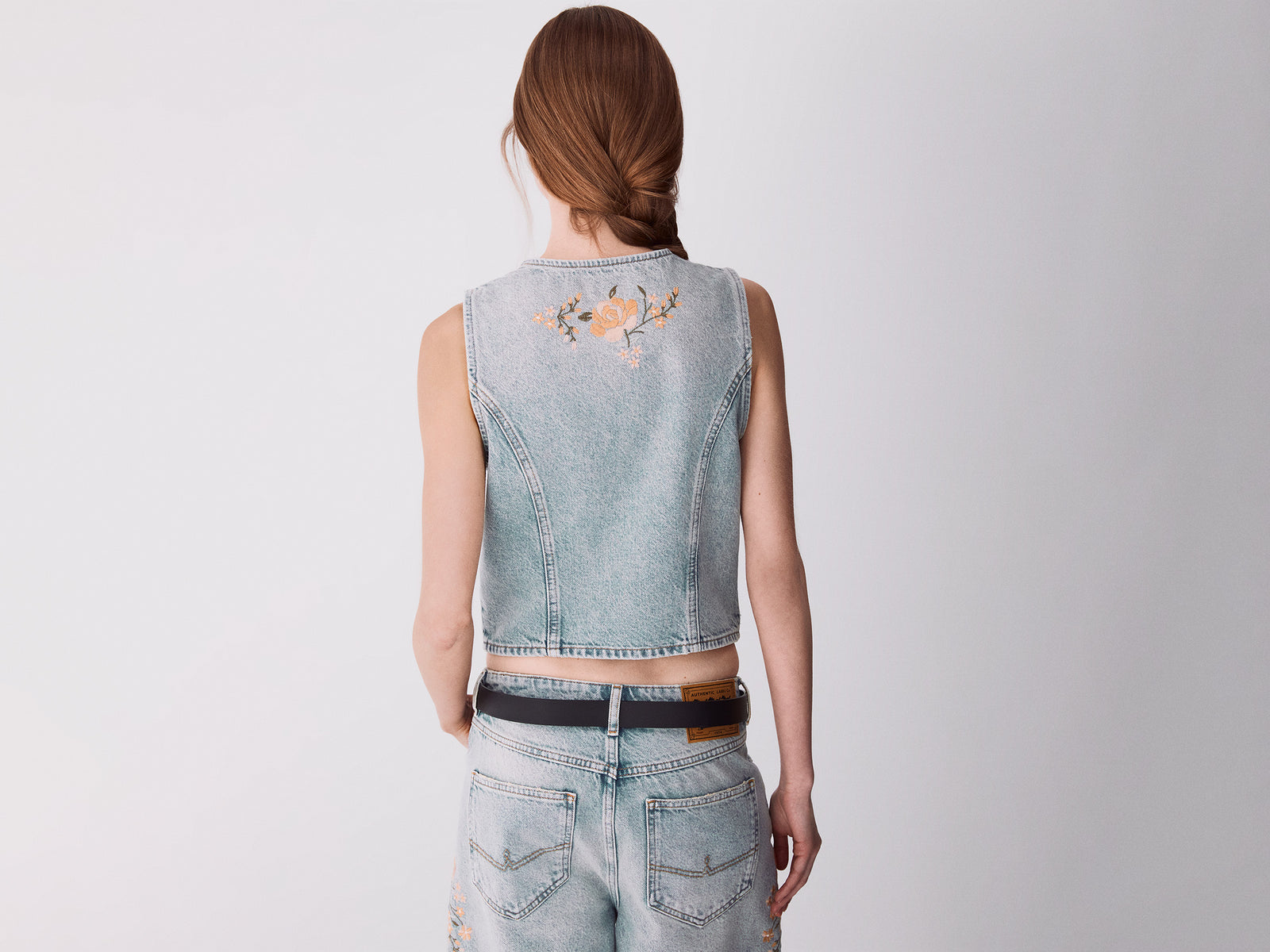 Colete de jeans com rosas - ucb_image_B