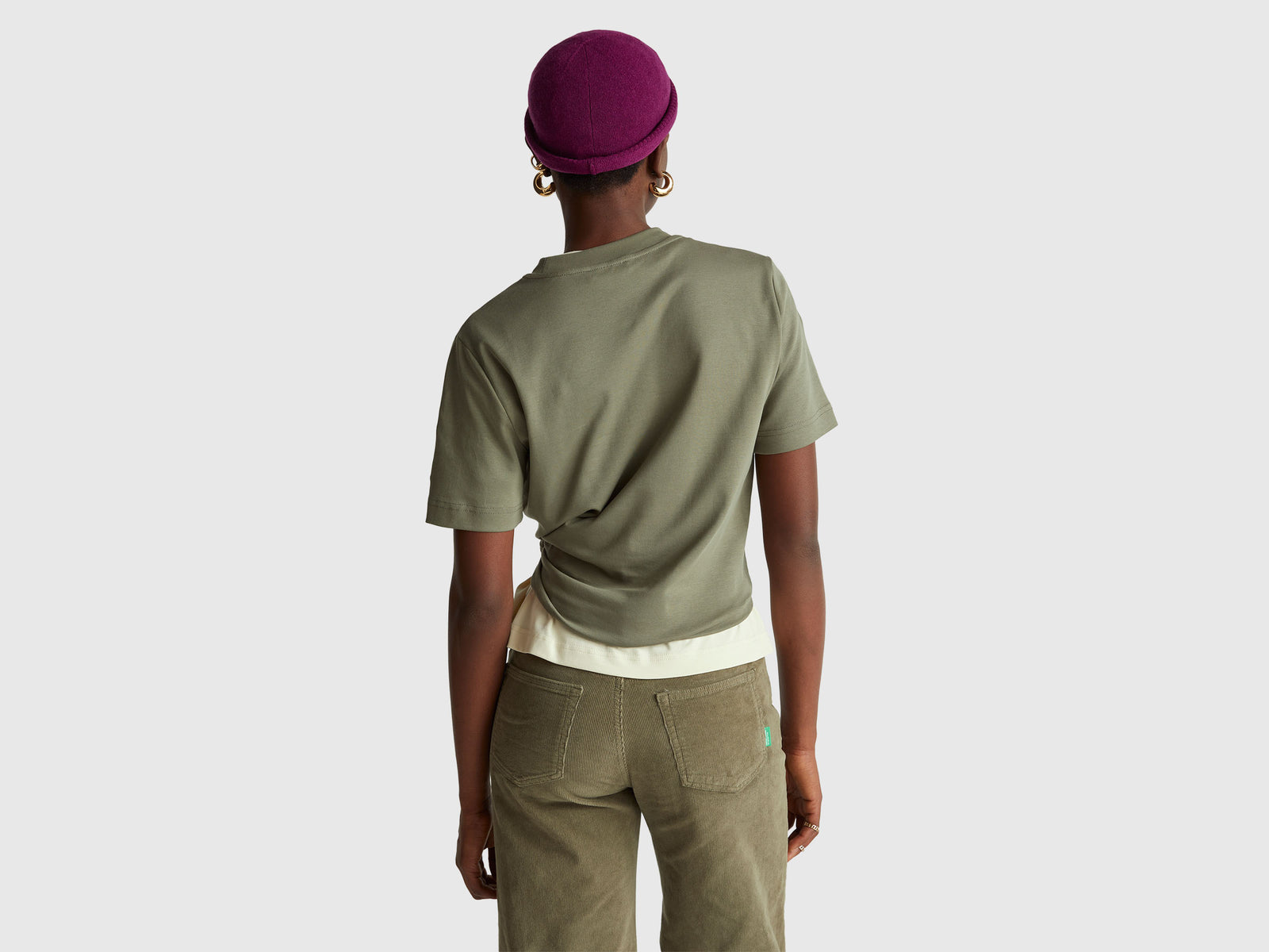 T-shirt com estampa e bordado - ucb_image_B