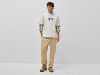 T-shirt relaxed fit com estampa em algodão orgânico - ucb_image_FY