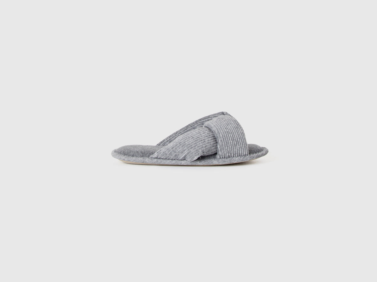 Pantufas com cabedal entrelaçado - ucb_image_FS