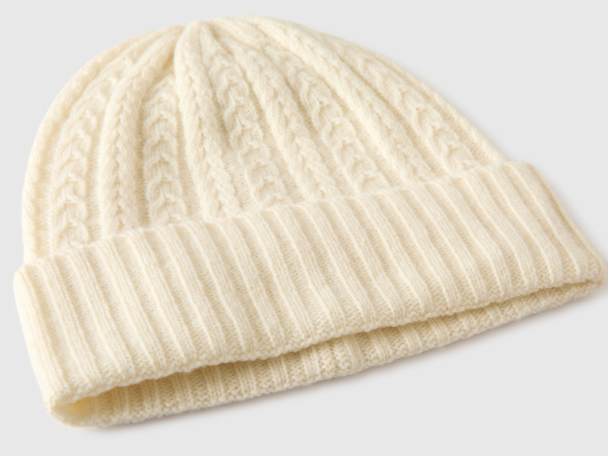 Gorro com trança - ucb_image_DS1