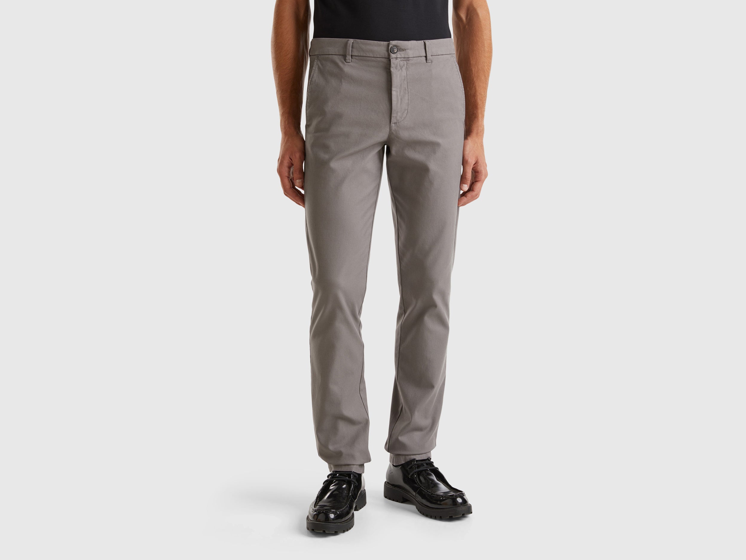 Chinos slim fit em algodão stretch - ucb_image_F