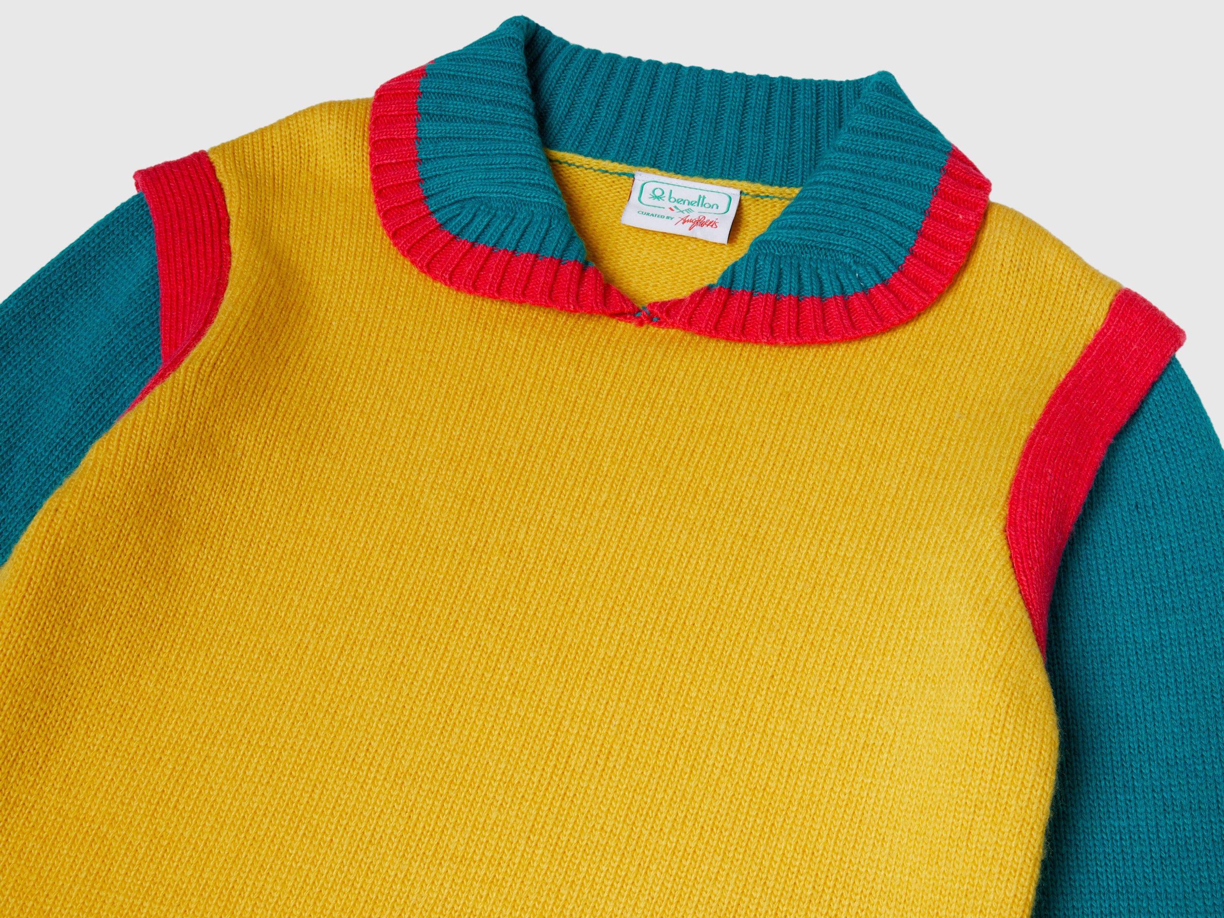 Stranger Things sweater with collar - ucb_image_DS1