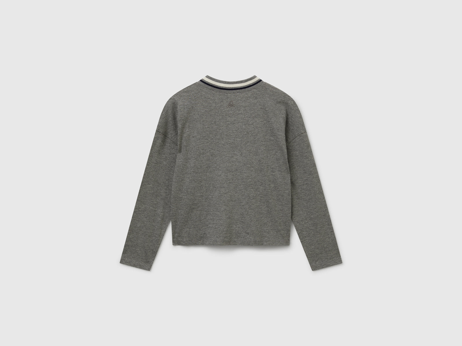 T-shirt com bordado lantejoulas - ucb_image_BS