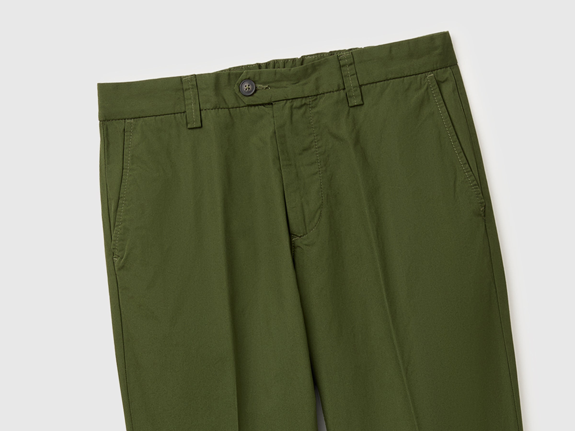 Slim-fit chinos in lightweight cotton - ucb_image_FY