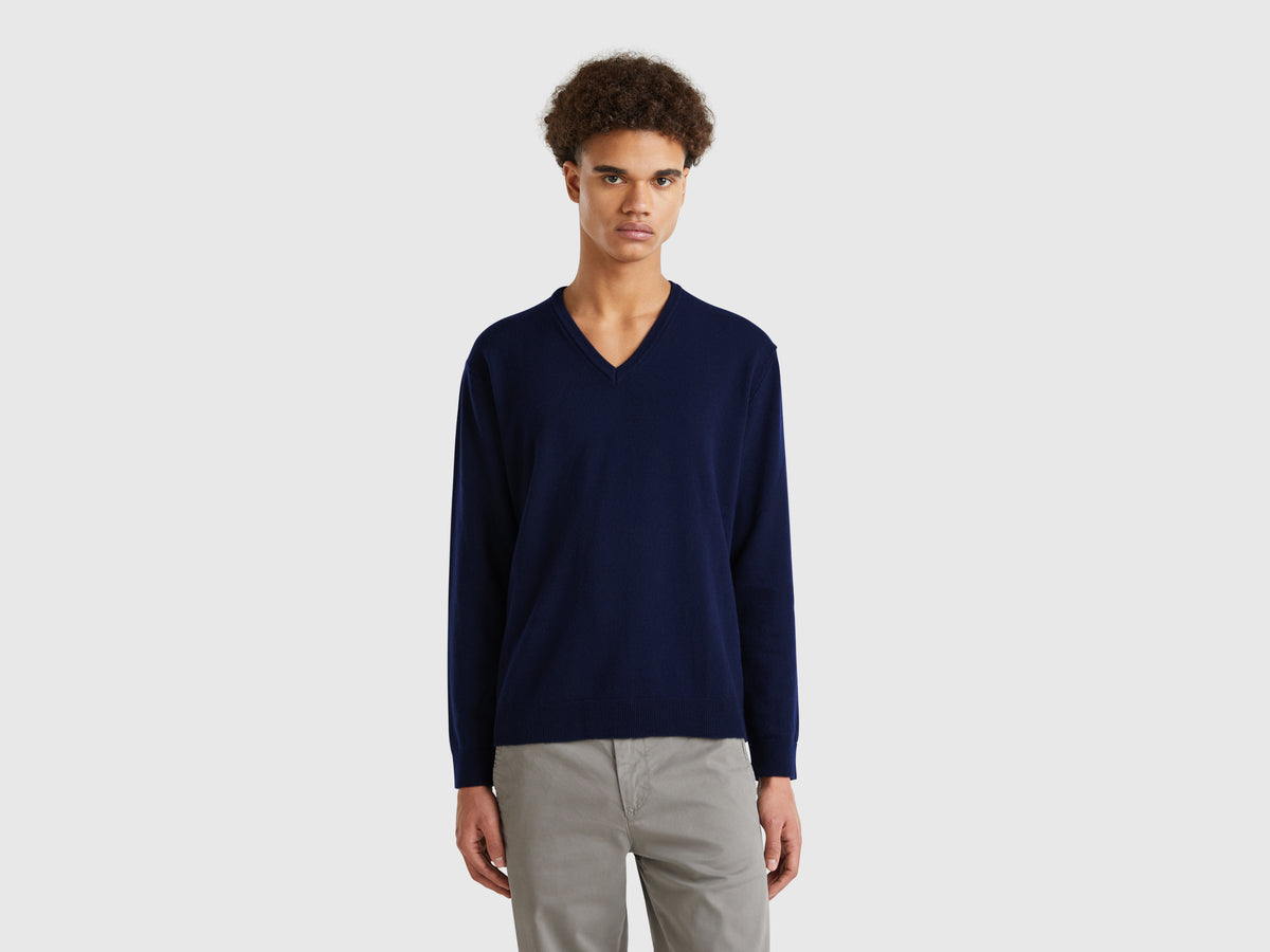 Camisola decote em V azul-escuro em pura lã Merino - ucb_image_F