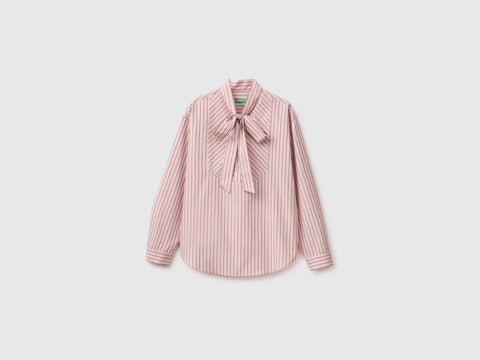 Camisa às riscas com um laço ao pescoço - ucb_image_FS