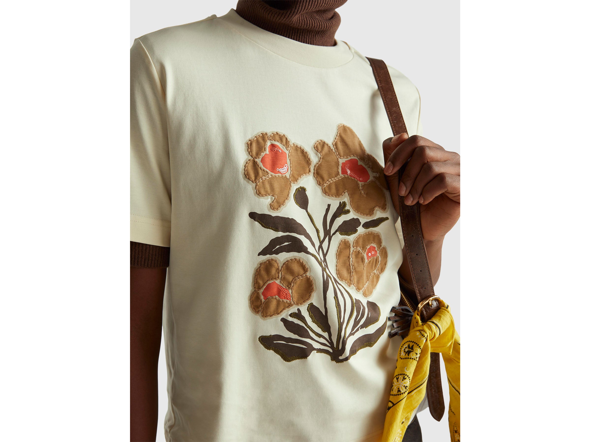 T-shirt com estampa e bordado - ucb_image_FY