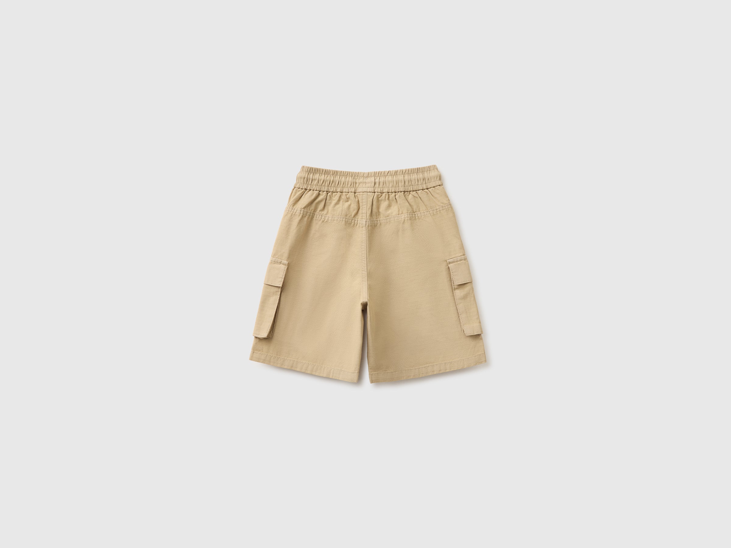Bermuda shorts with pockets - ucb_image_BS