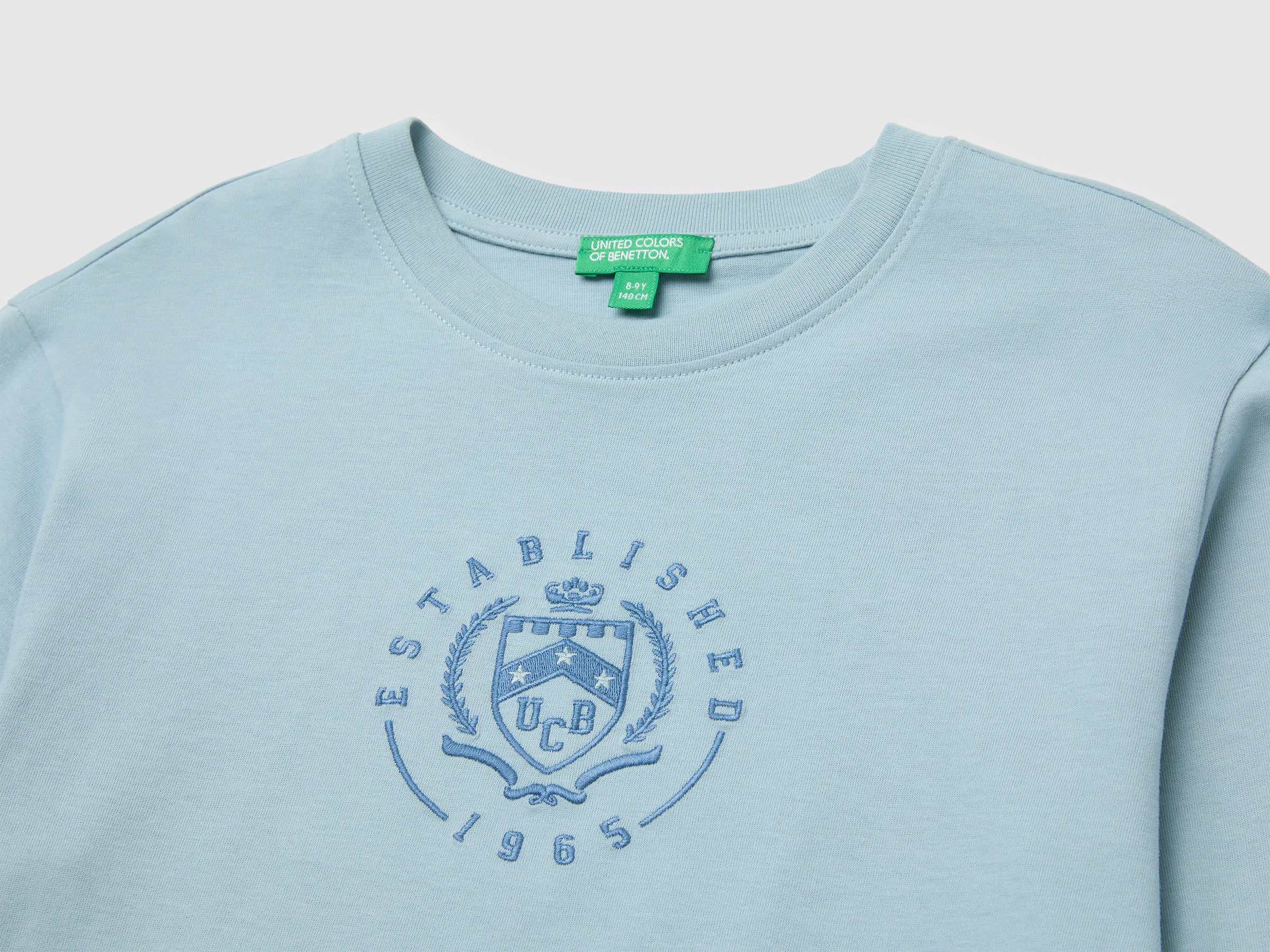 T-shirt com estampa e bordado - ucb_image_DS1