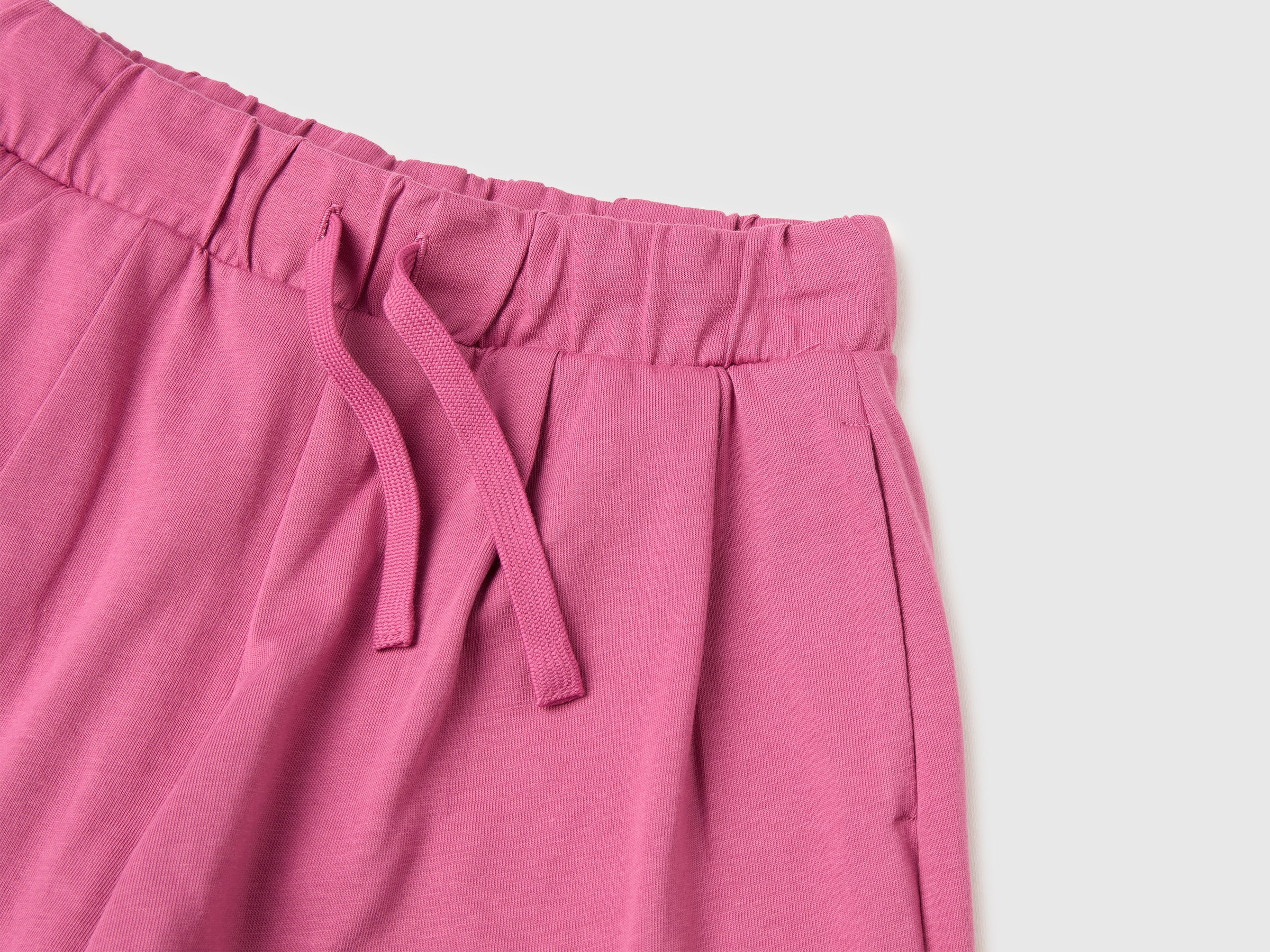 Bermuda shorts with drawstring - ucb_image_DS1
