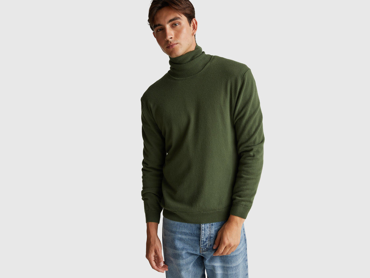 Camisola de gola alta verde-oliva em pura lã Merino - ucb_image_F