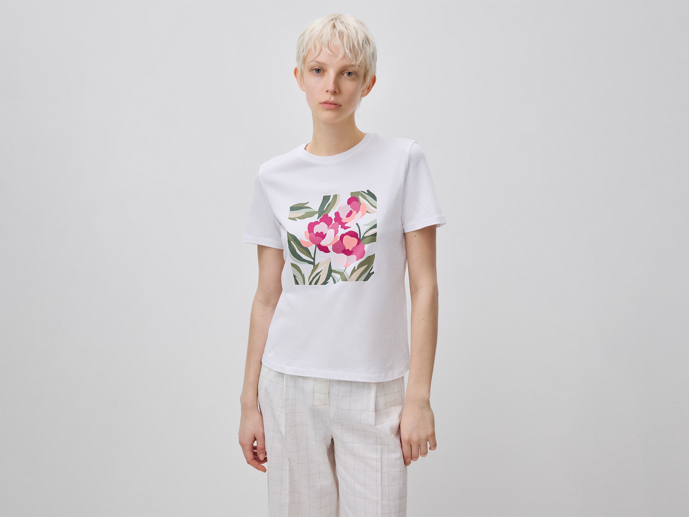 T-shirt com estampa às flores - ucb_image_F