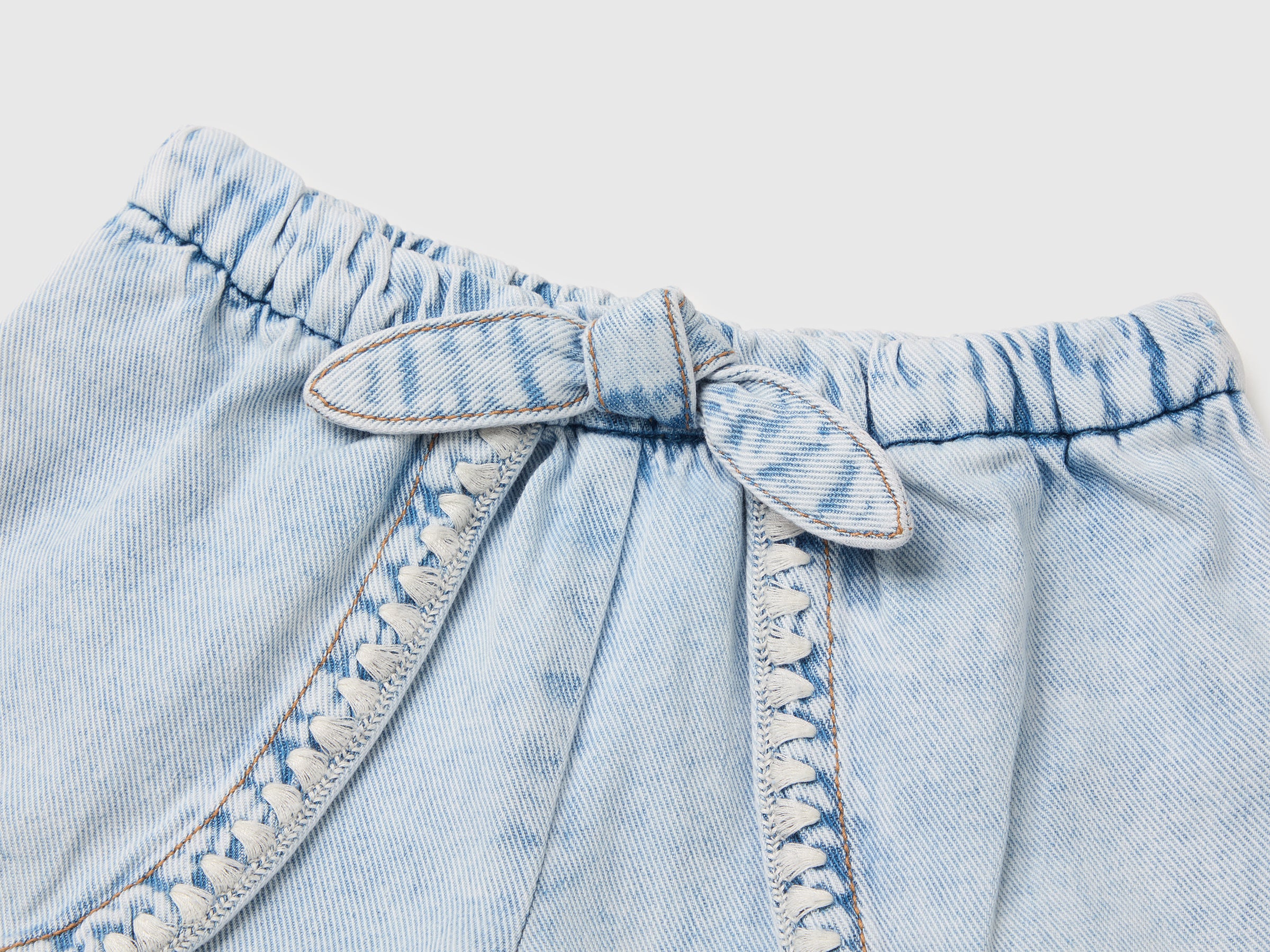 Denim shorts with knot - ucb_image_DS1