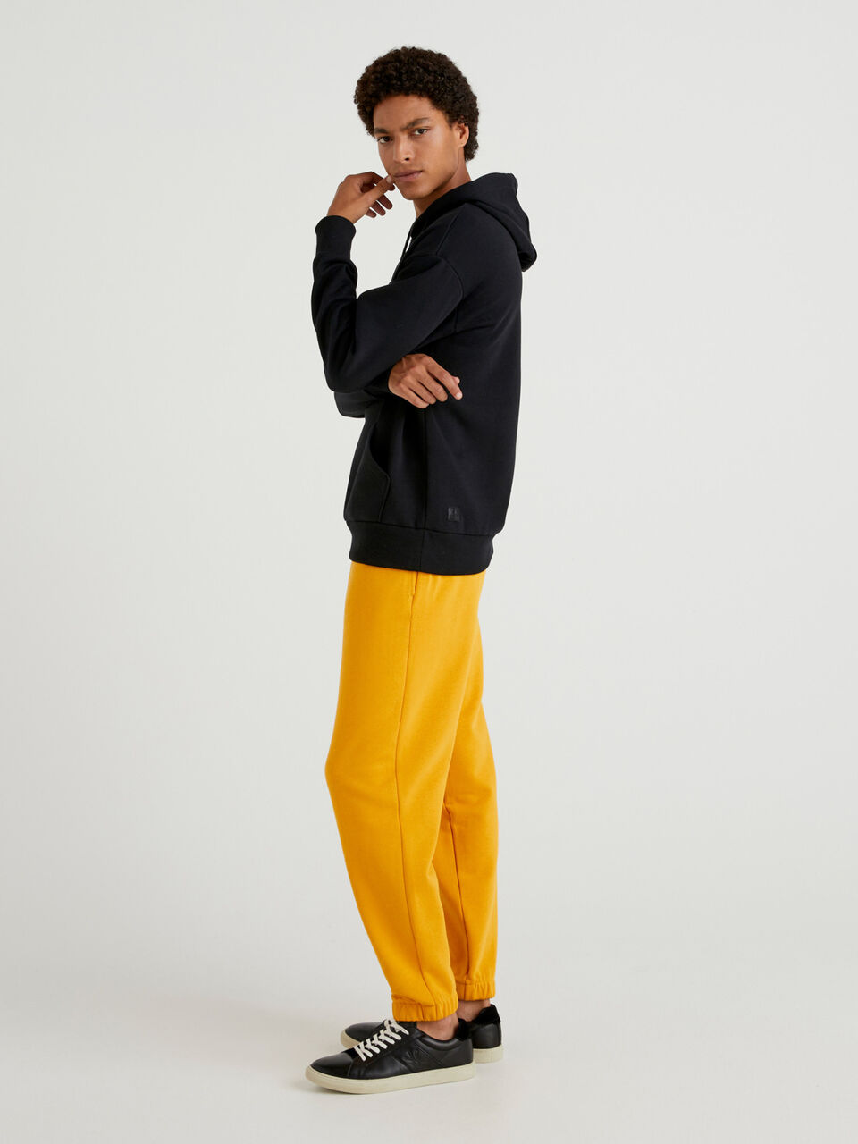 JOGGER image number null