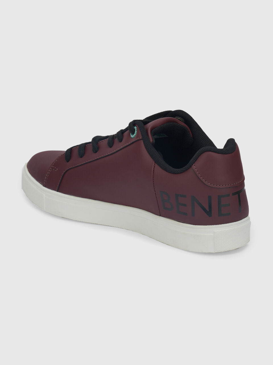 Sneaker With Big Branding image number 2