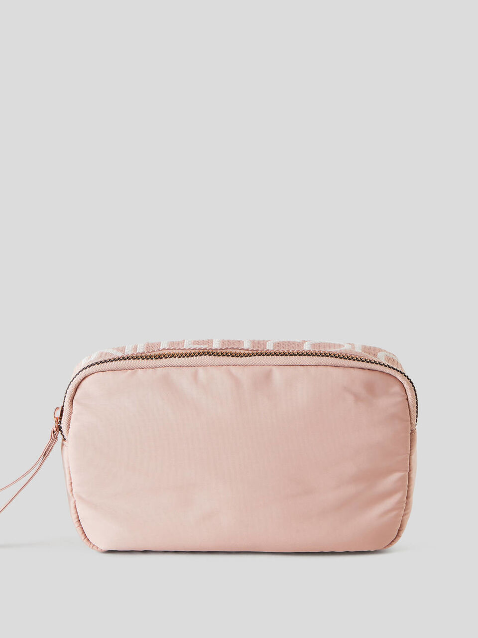 Beauty case with logo ribbon image number 1