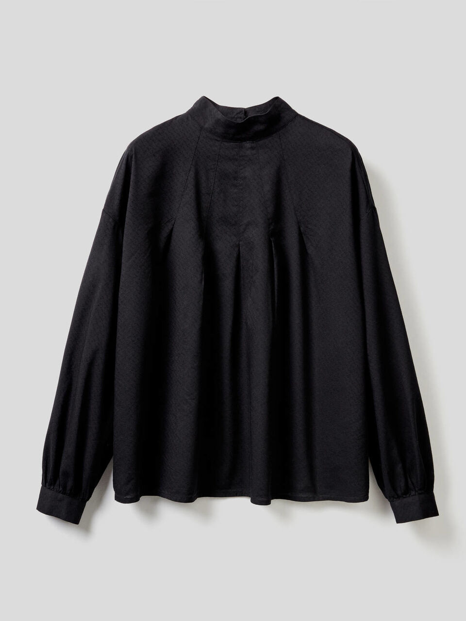 Blouse with high neck image number 1