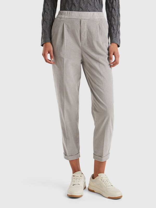 Chinos in velvet with stretch waist Chinos in velvet with stretch waist Women