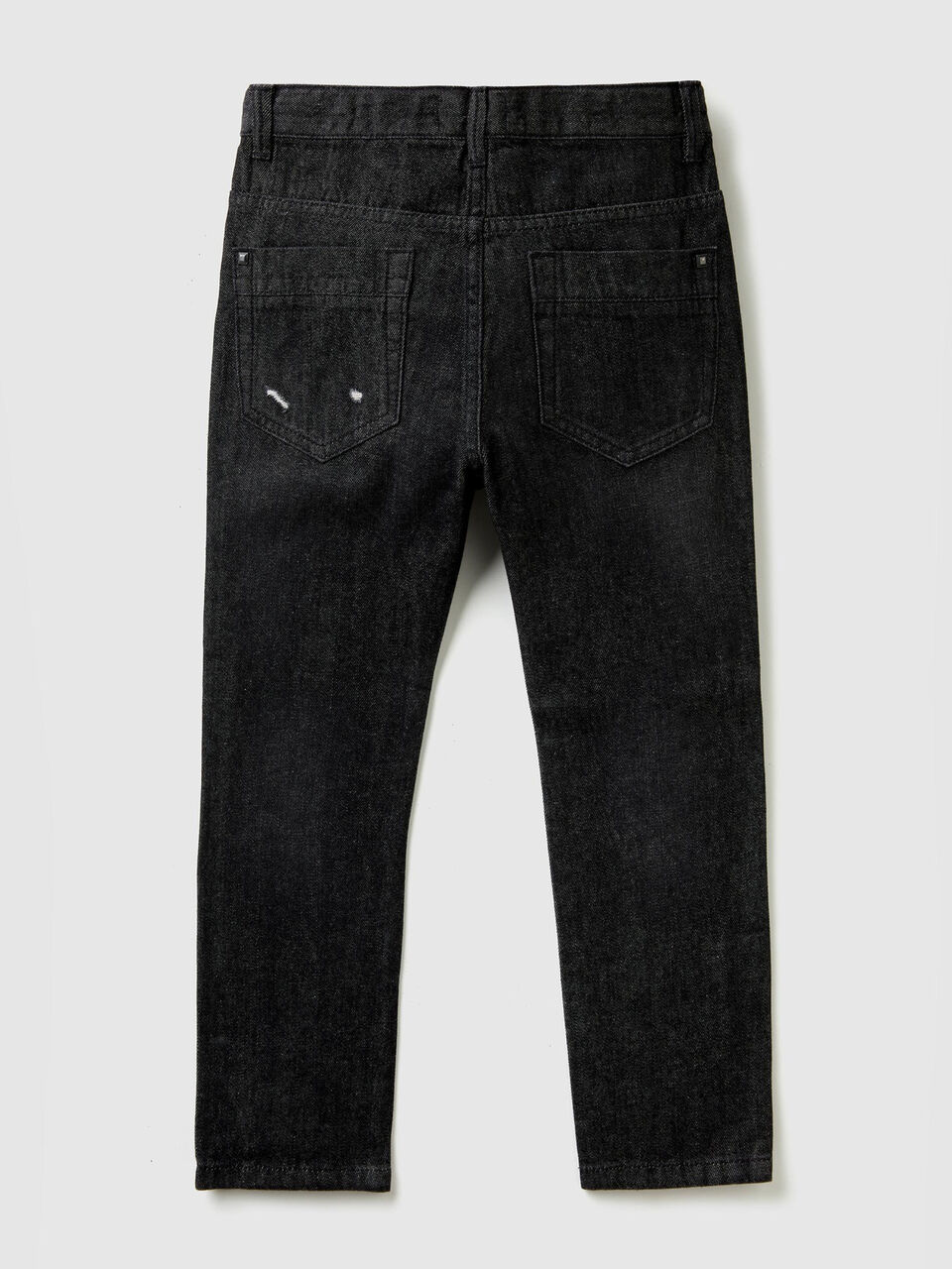 Straight leg jeans with tears image number 2