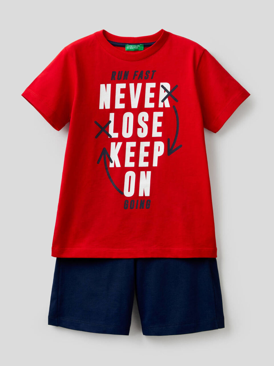 T-shirt and bermudas set image number null