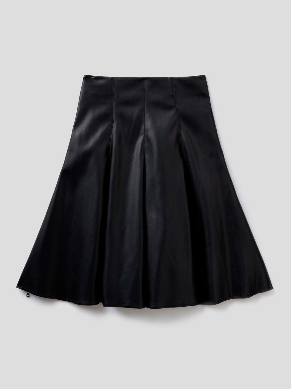 Skirt with pleats in imitation leather fabric image number 2