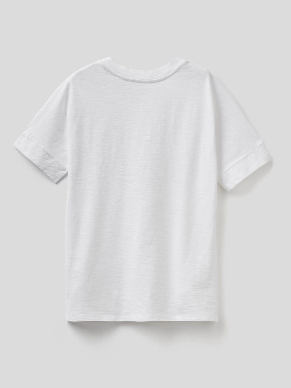 100% cotton t-shirt with V-neck image number 2