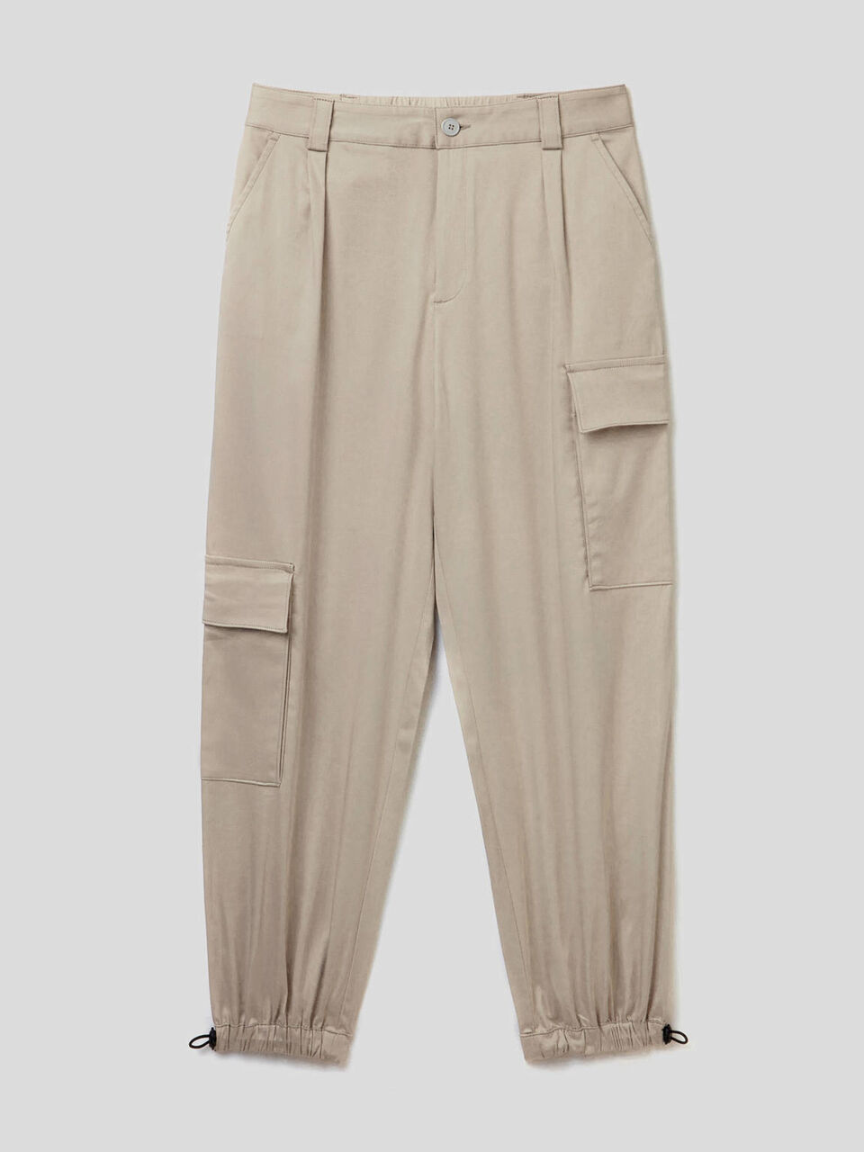 Cargo trousers with asymmetrical pockets image number 1