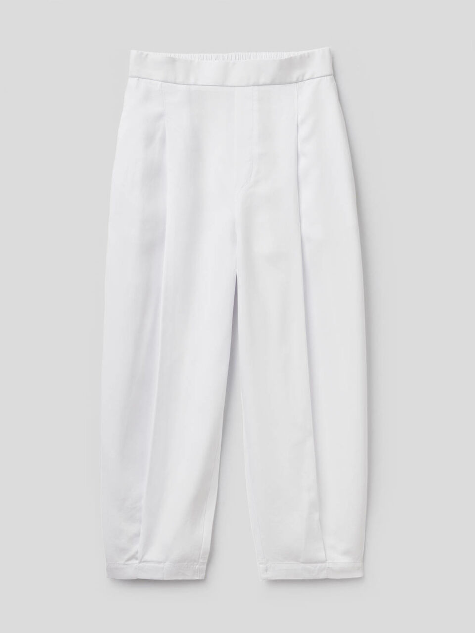 Flowy trousers with creases image number 1