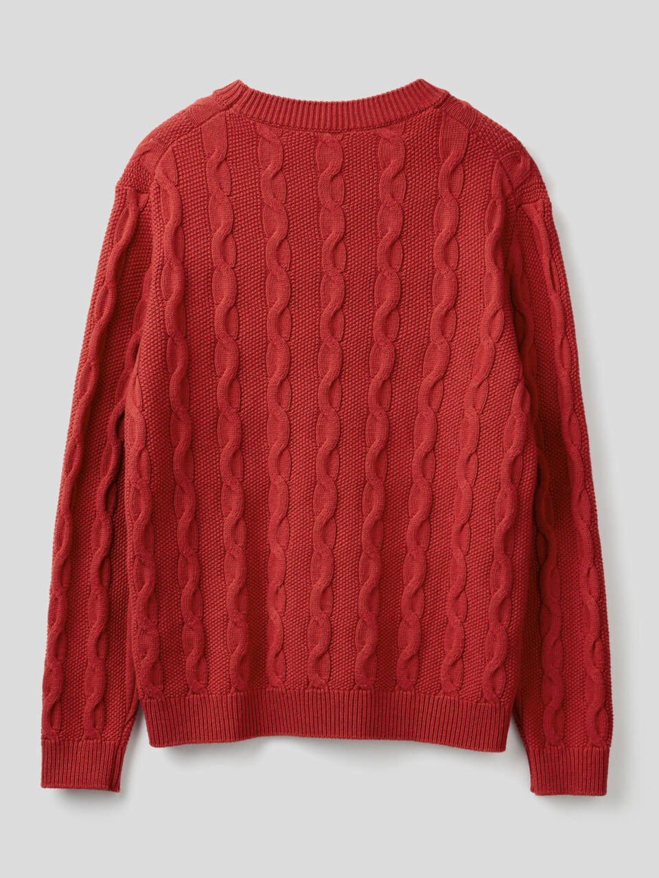 Crew neck cable knit sweater image number 2