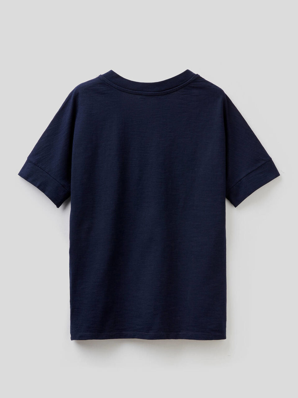 100% cotton t-shirt with V-neck image number 2