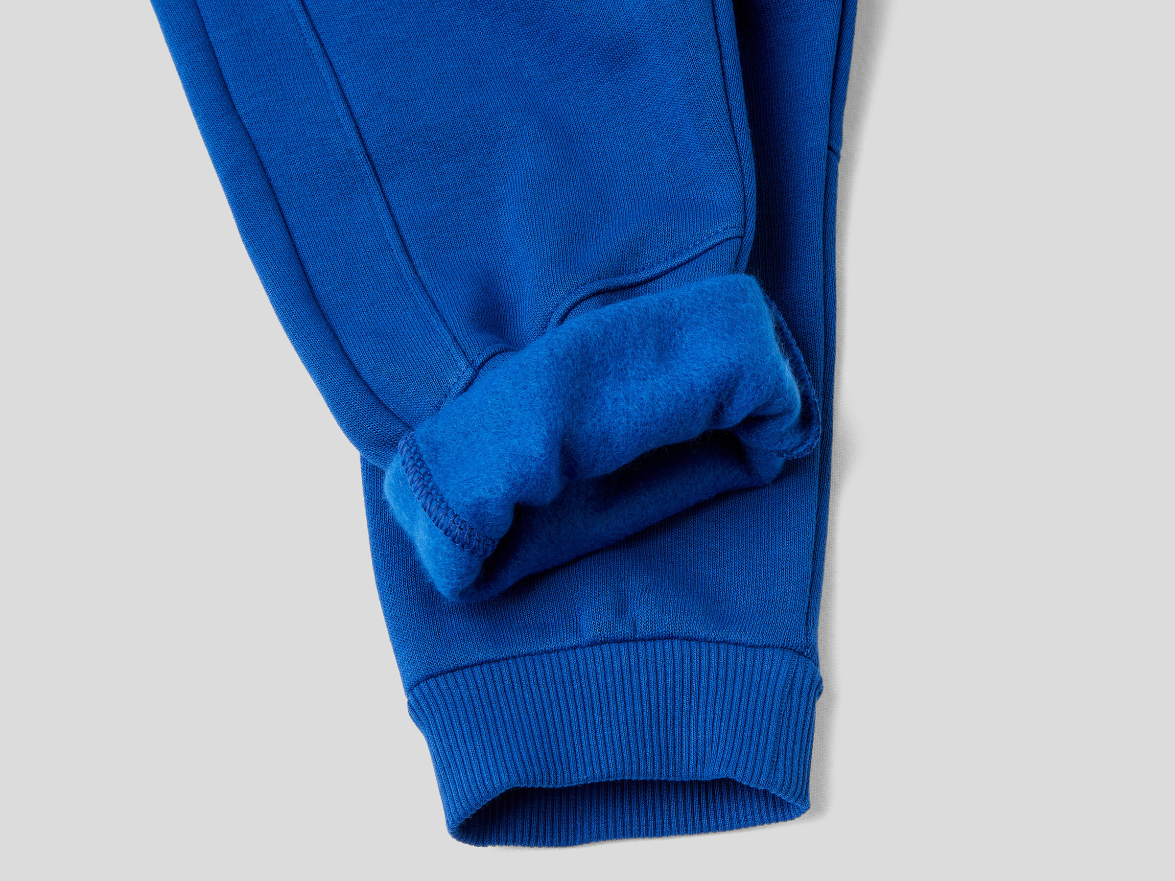 Sporty sweatpants image number 2