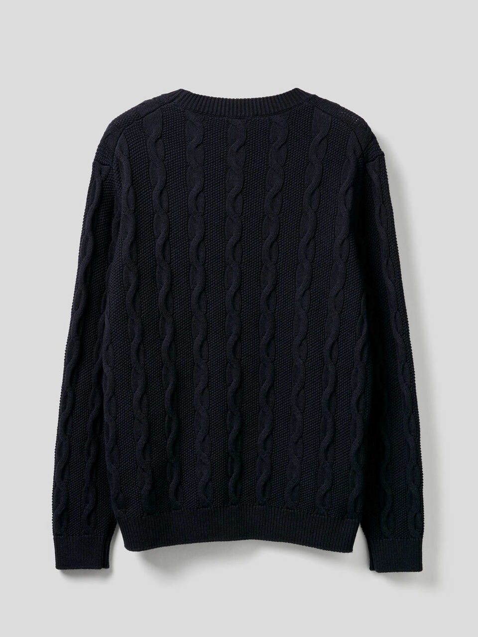 Crew neck cable knit sweater image number 2