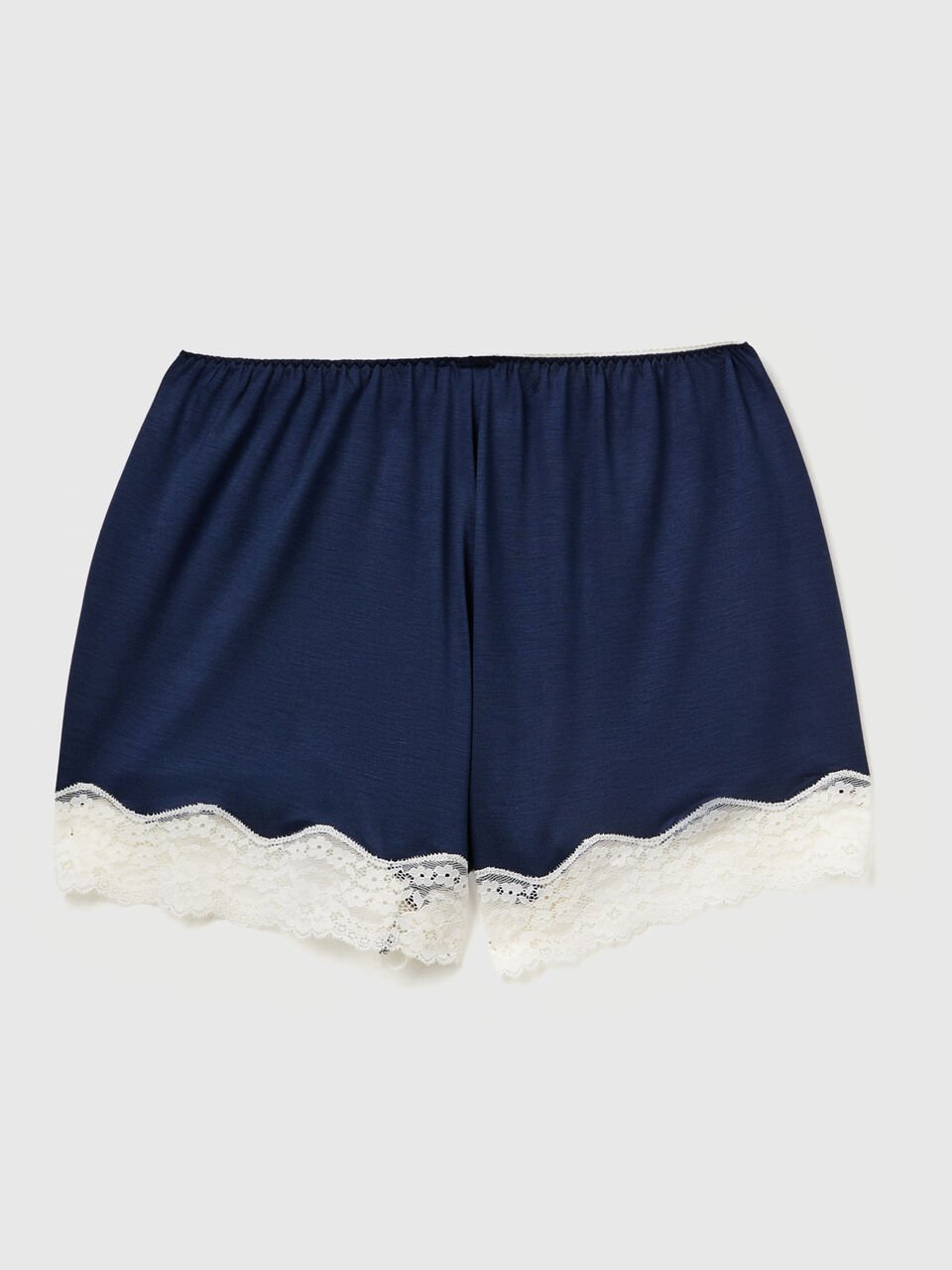 SHORTS Women image number 2