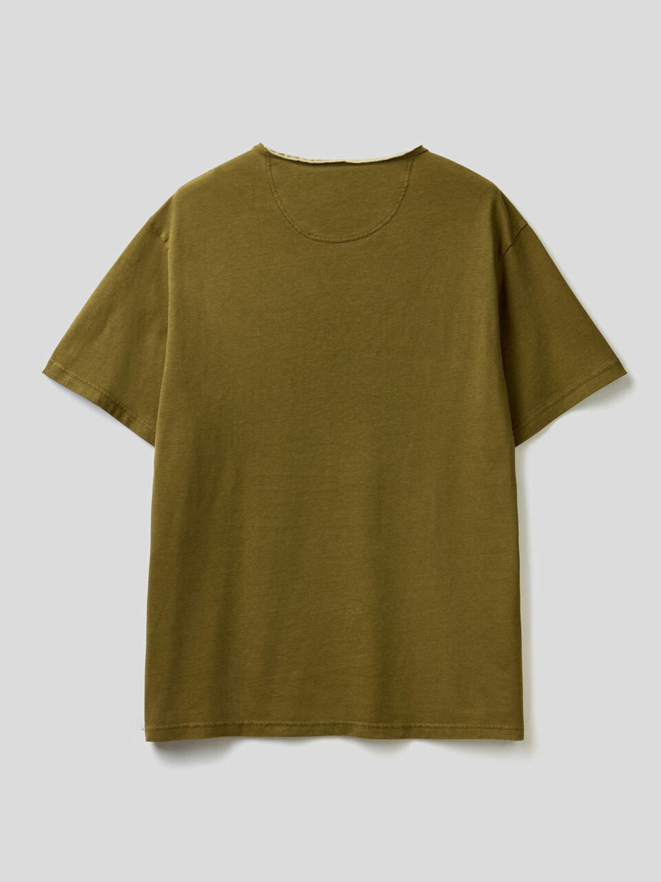 Henley t-shirt with clashing details image number 2