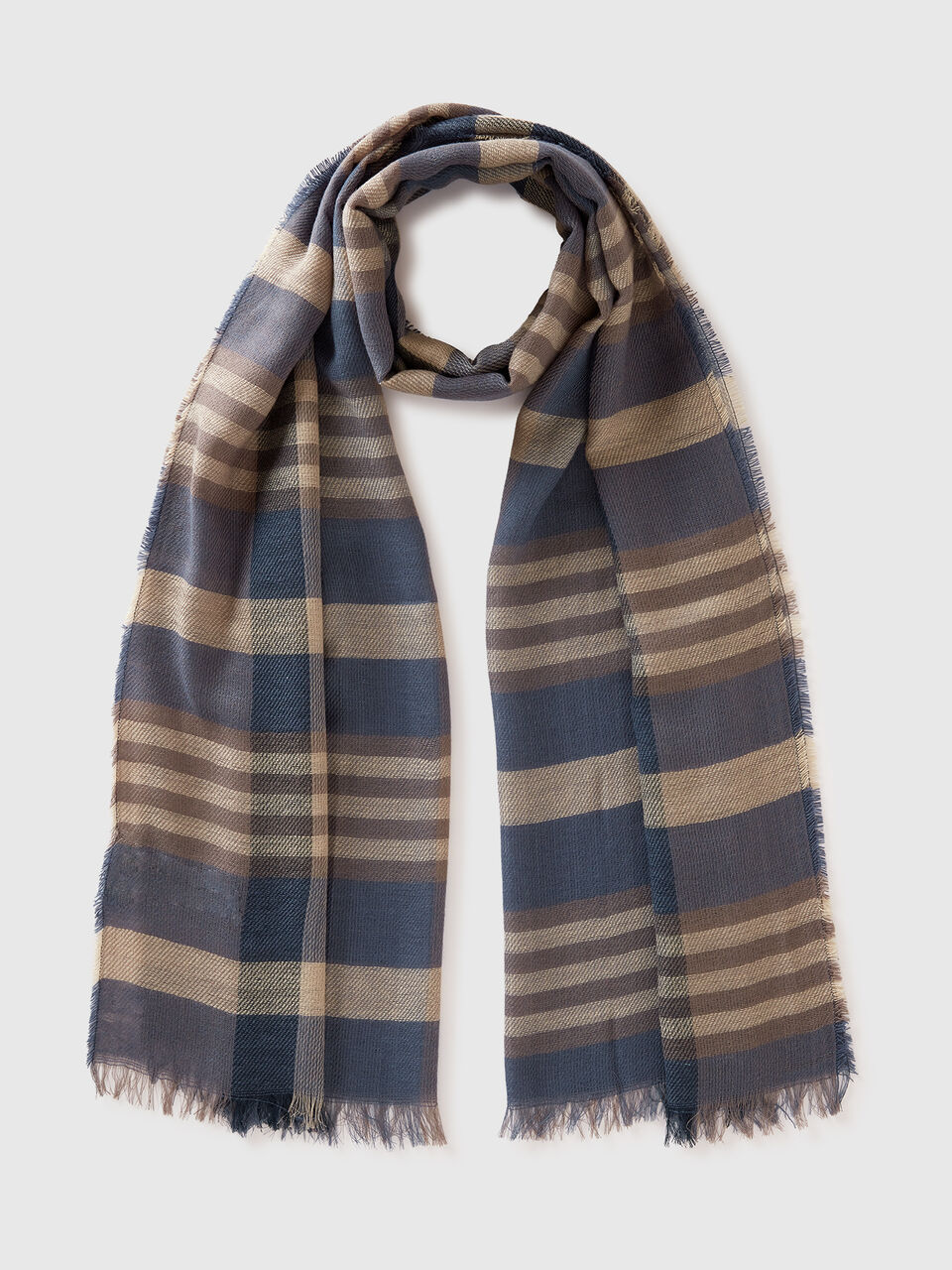 SCARF Men image number null