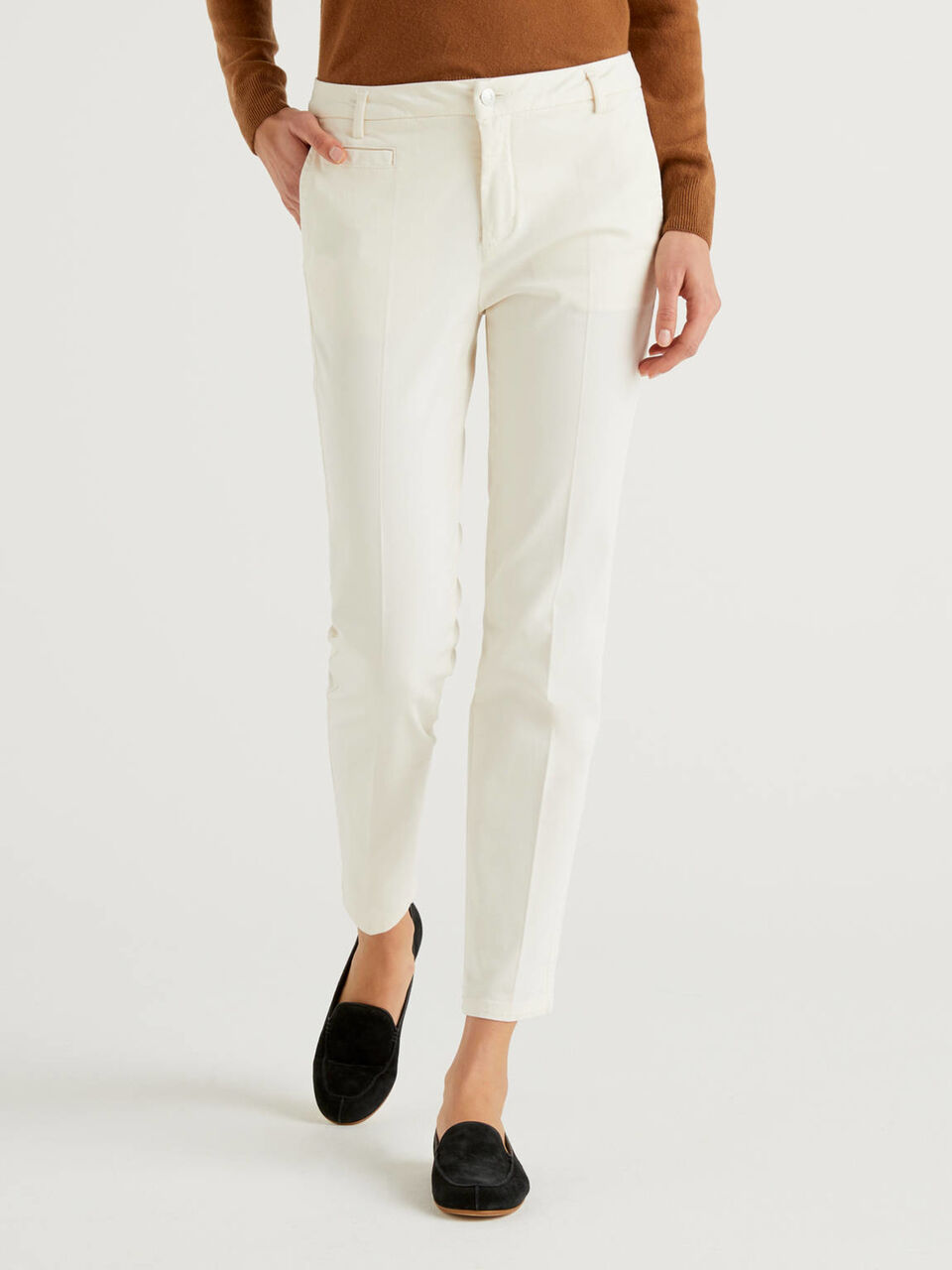 chinos cream