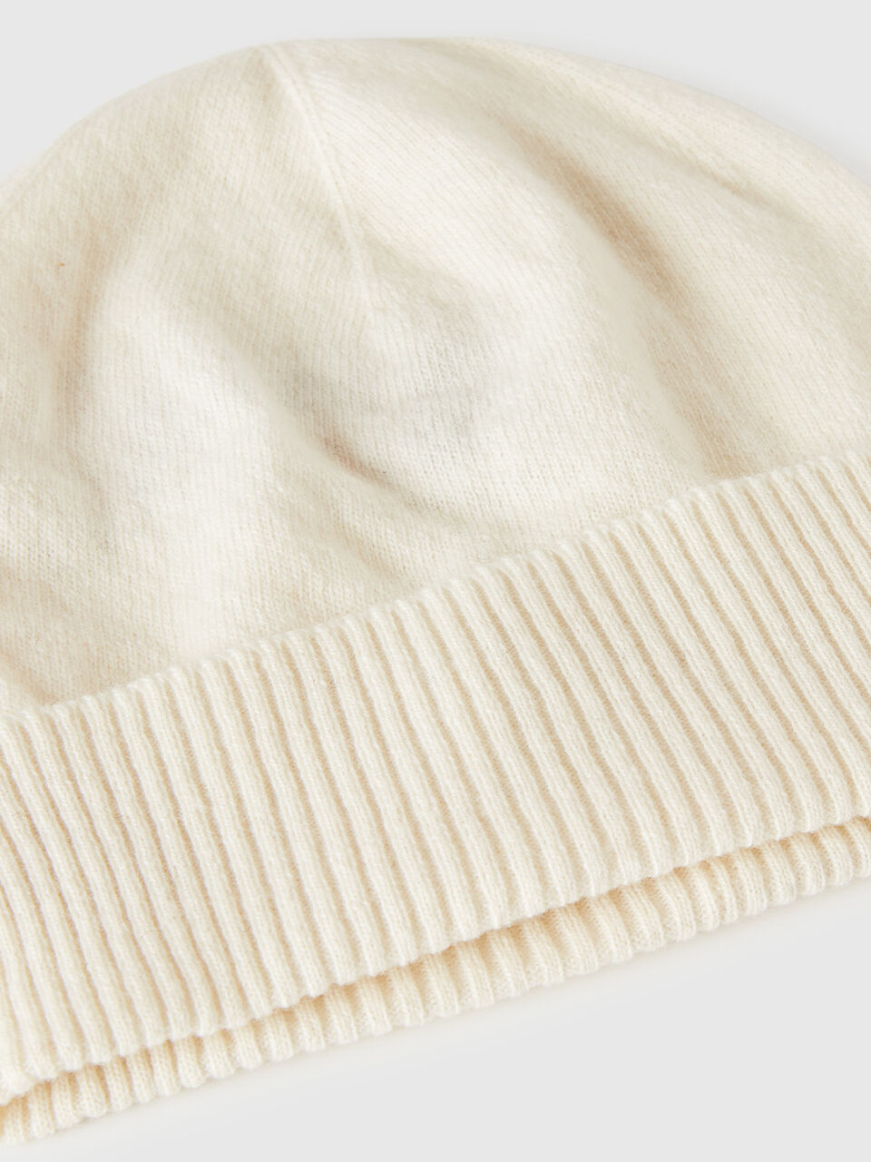 KNITTED - HAT Women image number null