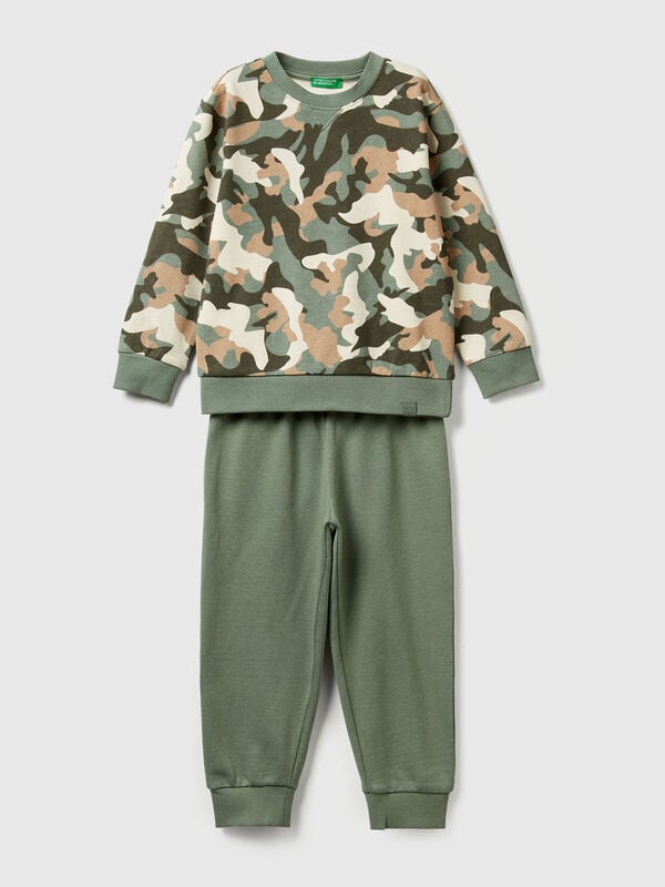 Outfit with camouflage print Junior Boy
