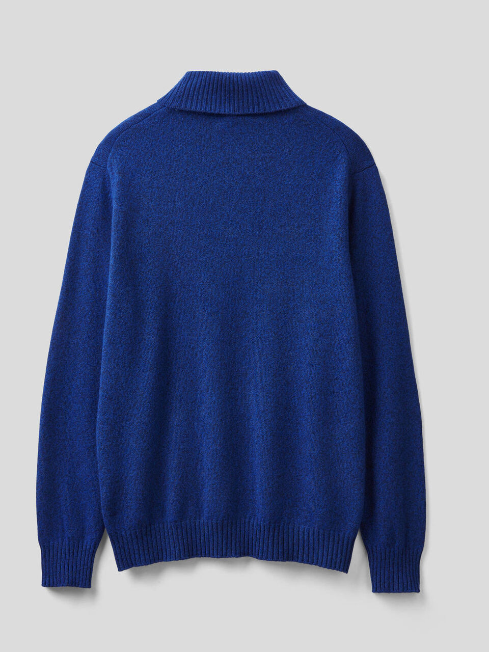 Turtleneck sweater in cashmere and wool blend image number 2