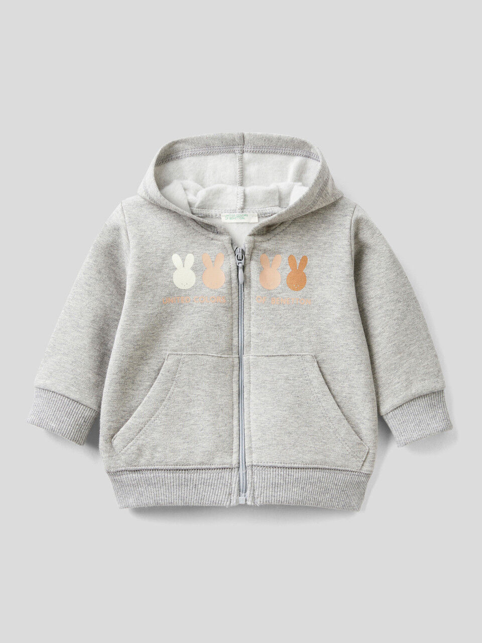 Hoodie with print on the pocket