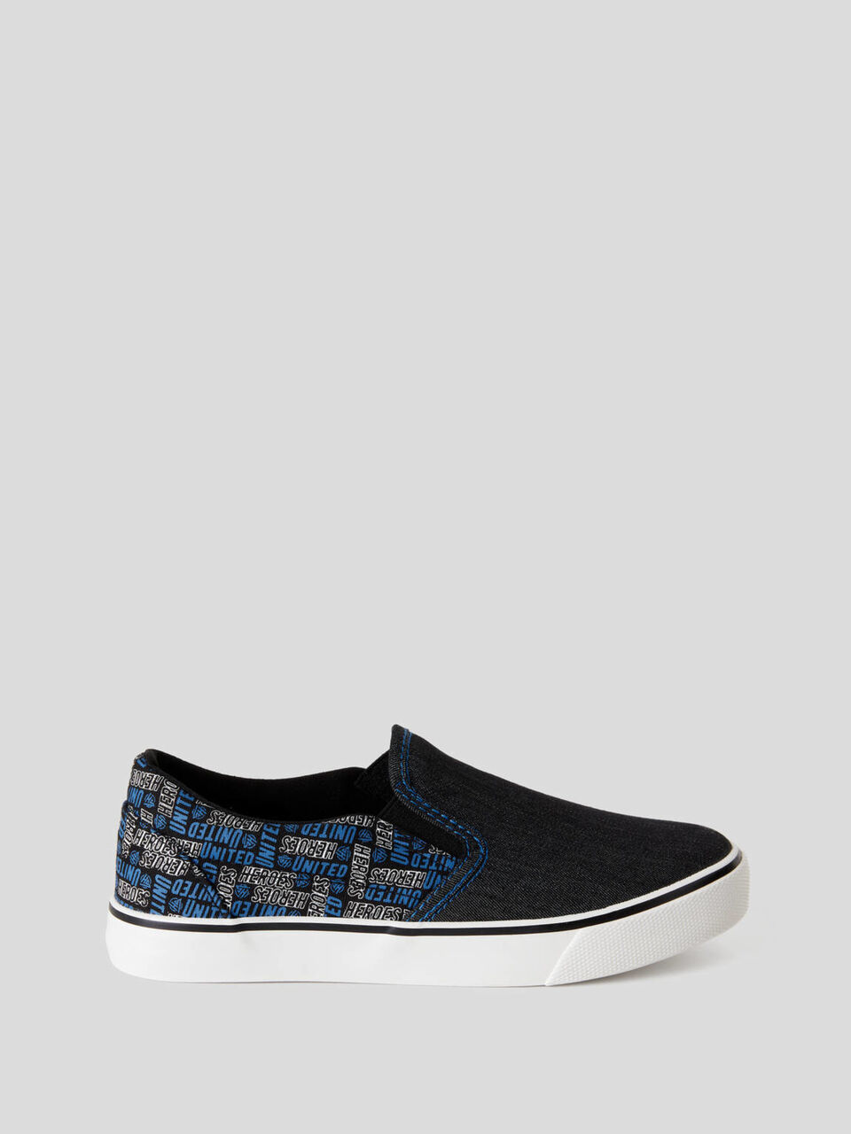 Skater style fabric sneakers image number 1