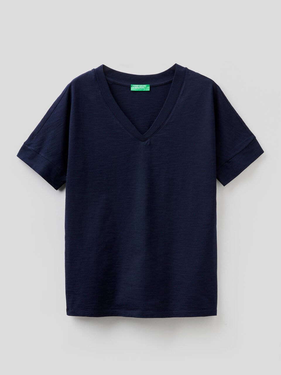 100% cotton t-shirt with V-neck image number 1