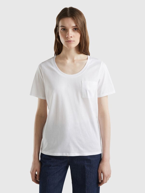 T-shirt with satin pocket Women