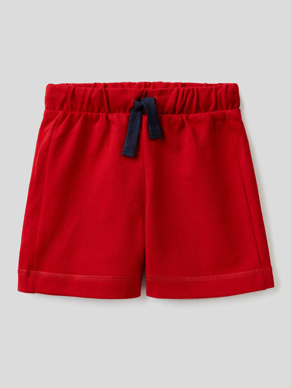 100% cotton bermudas with logoed pocket image number 1