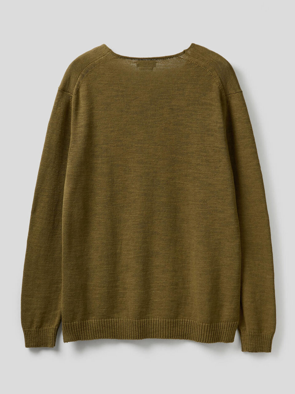 V-neck sweater in linen blend cotton image number 2