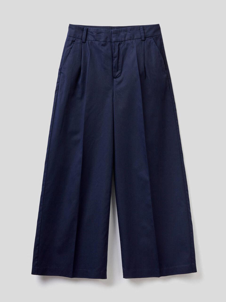 Wide leg trousers with pleats image number 1