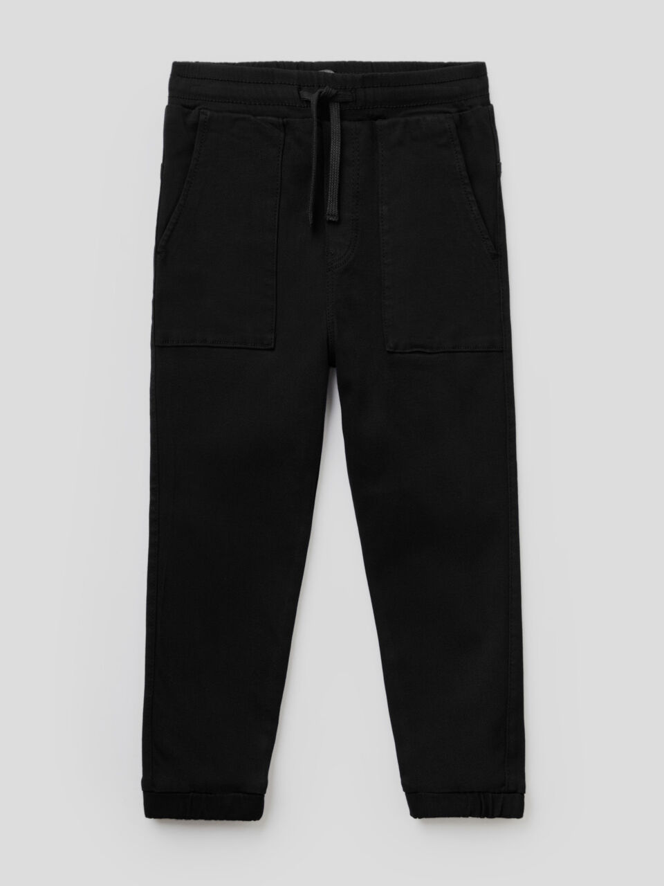 Trousers with drawstring and maxi pockets image number 1