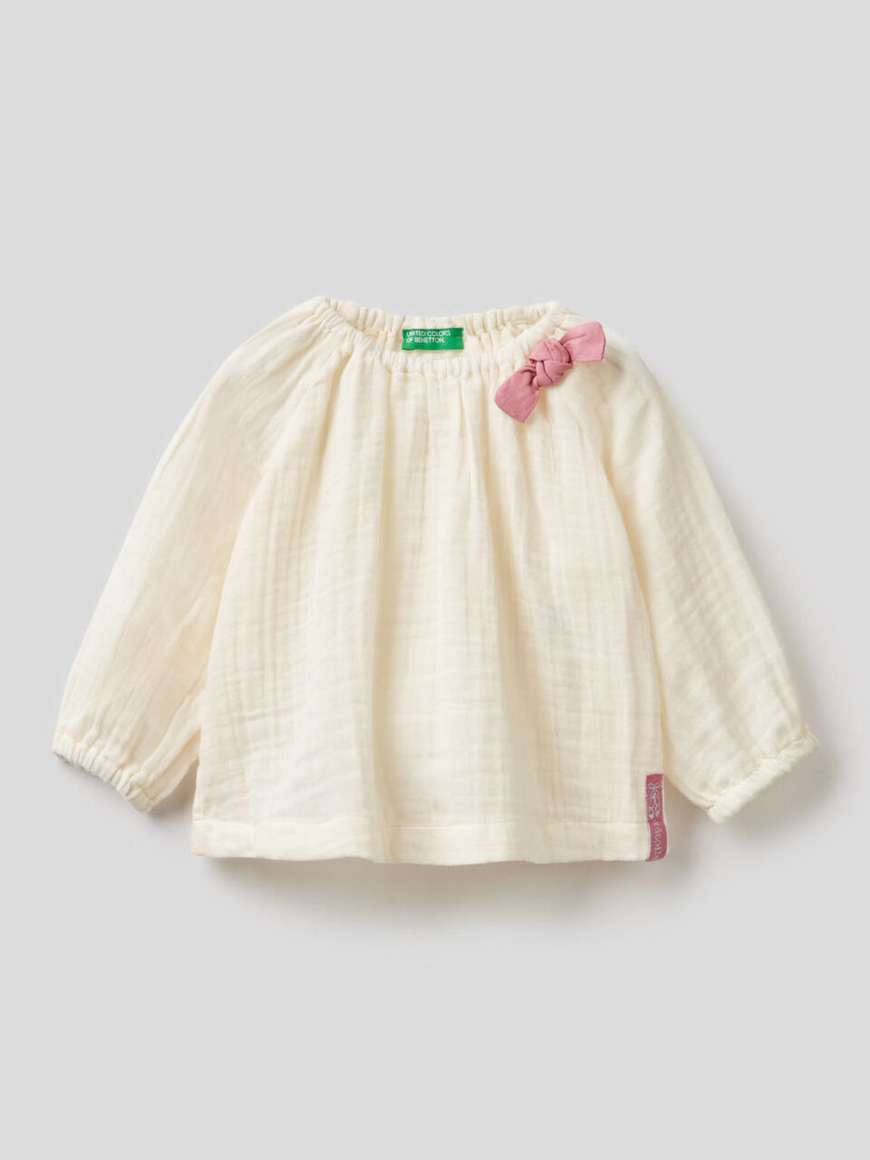 Wide blouse with bow image number 1