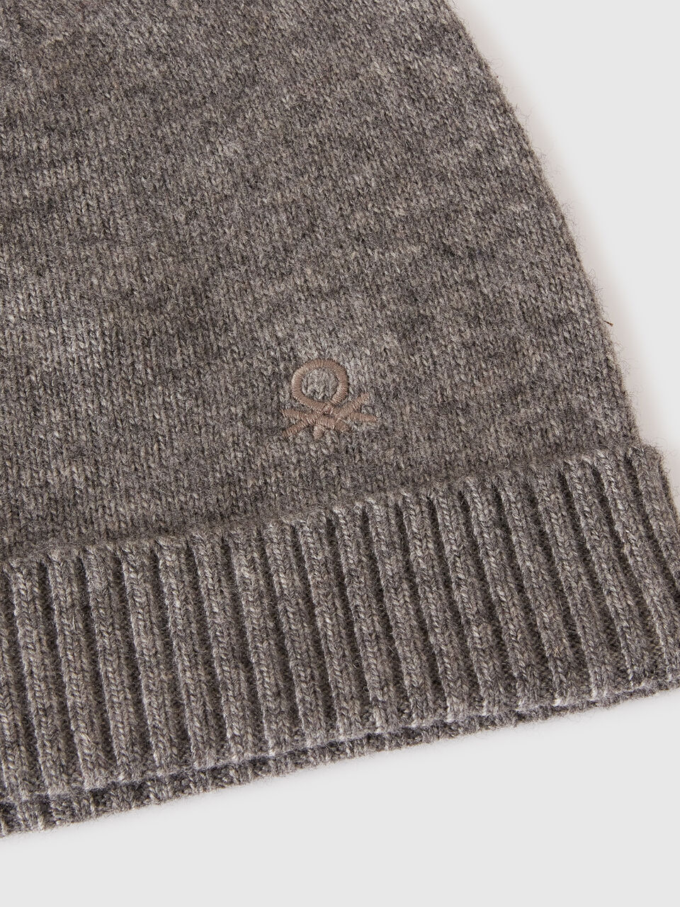 KNITTED - HAT Women image number null